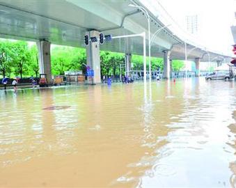 灾害面前积极应对  员工坚守工作岗位