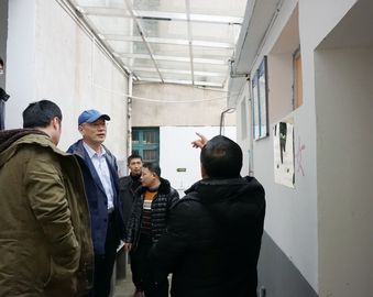 爱心育桃李 春晖满校园--上海分中心赴西湖乡中心小学验收淋浴改造工程并捐献助学物资