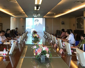 中国延安精神研究会红军小学建设工程理事会到访中心  交流红军小学建设事宜               