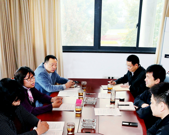 中心与宜兴市政府开展合作洽谈