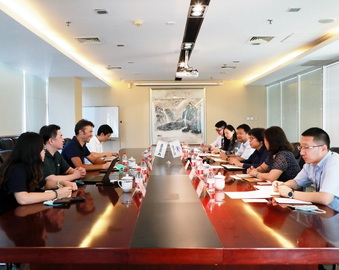 德凯集团到访中心开展合作交流