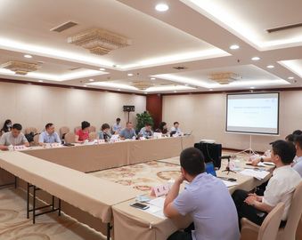 陆梅出席车联网国家中心专家委员会成立会议