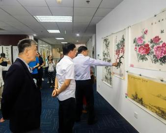 广州分中心党支部与广东老教授协会临时党支部举办庆祝新中国成立72周年书画展