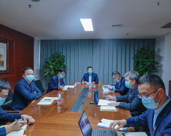 中心党委传达学习党的十九届六中全会精神