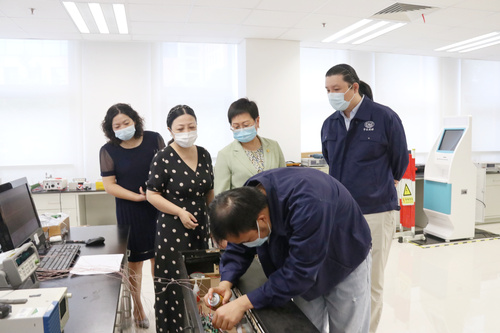 上海市浦东新区人大常委会领导一行到中国质量认证中心上海分中心调研2