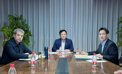 中国质量认证中心广大干部职工收听收看党的二十大开幕会盛况并开展专题学习3