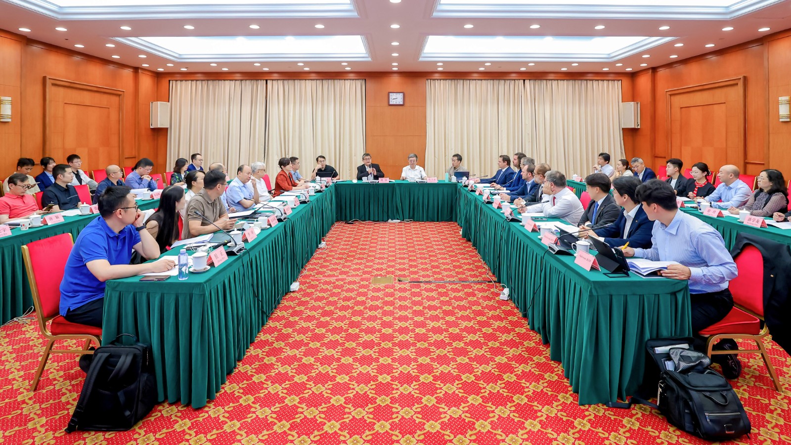 中国质量认证中心联合主办国际低压直流应用与标准化研讨会