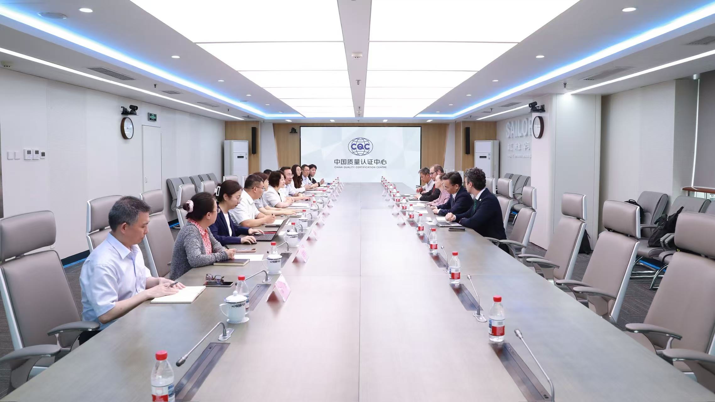 法拉利股份公司一行到访中国质量认证中心